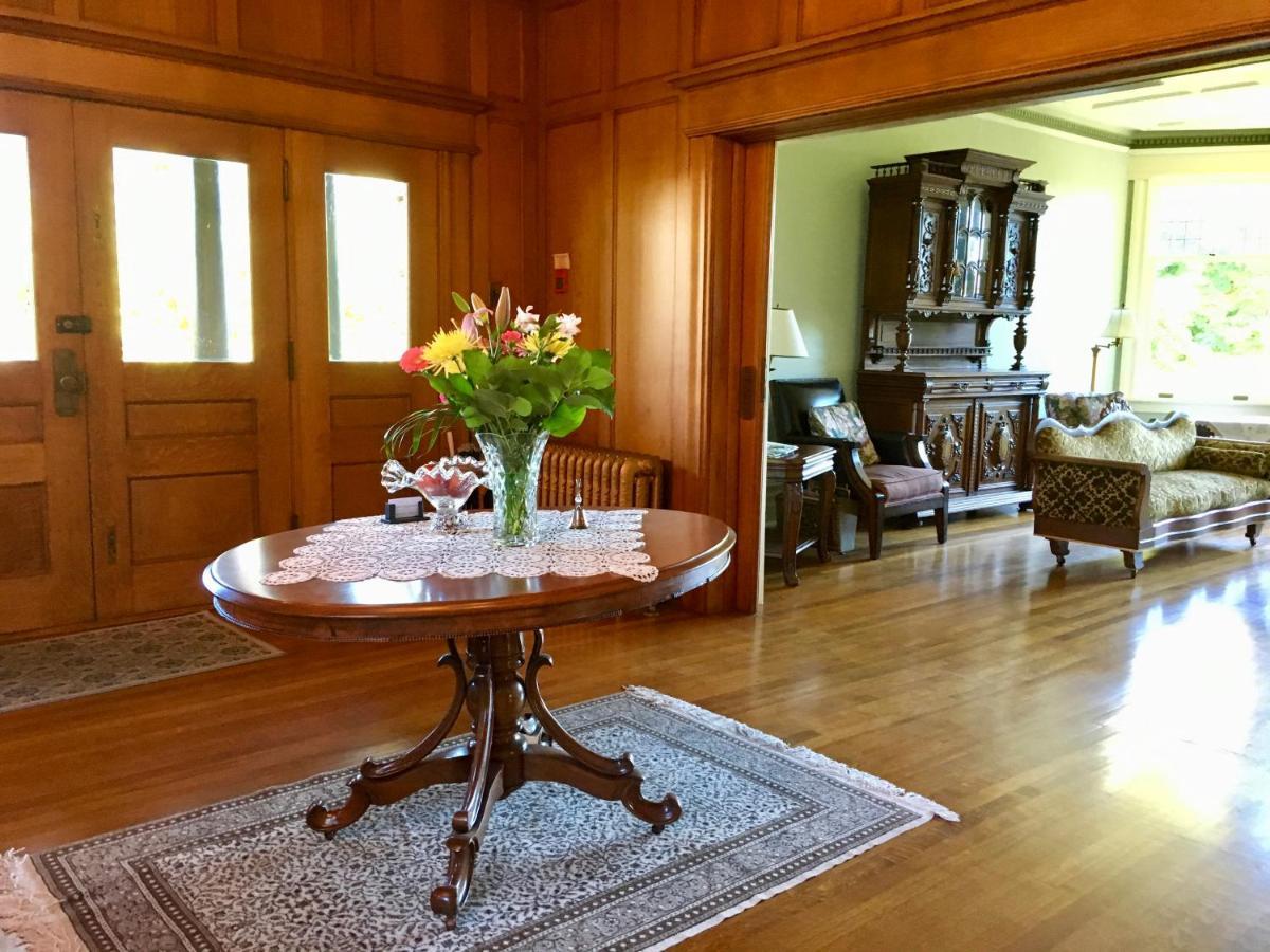 Prior Castle Inn Victoria Extérieur photo