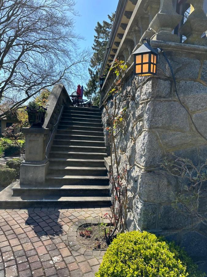 Prior Castle Inn Victoria Extérieur photo