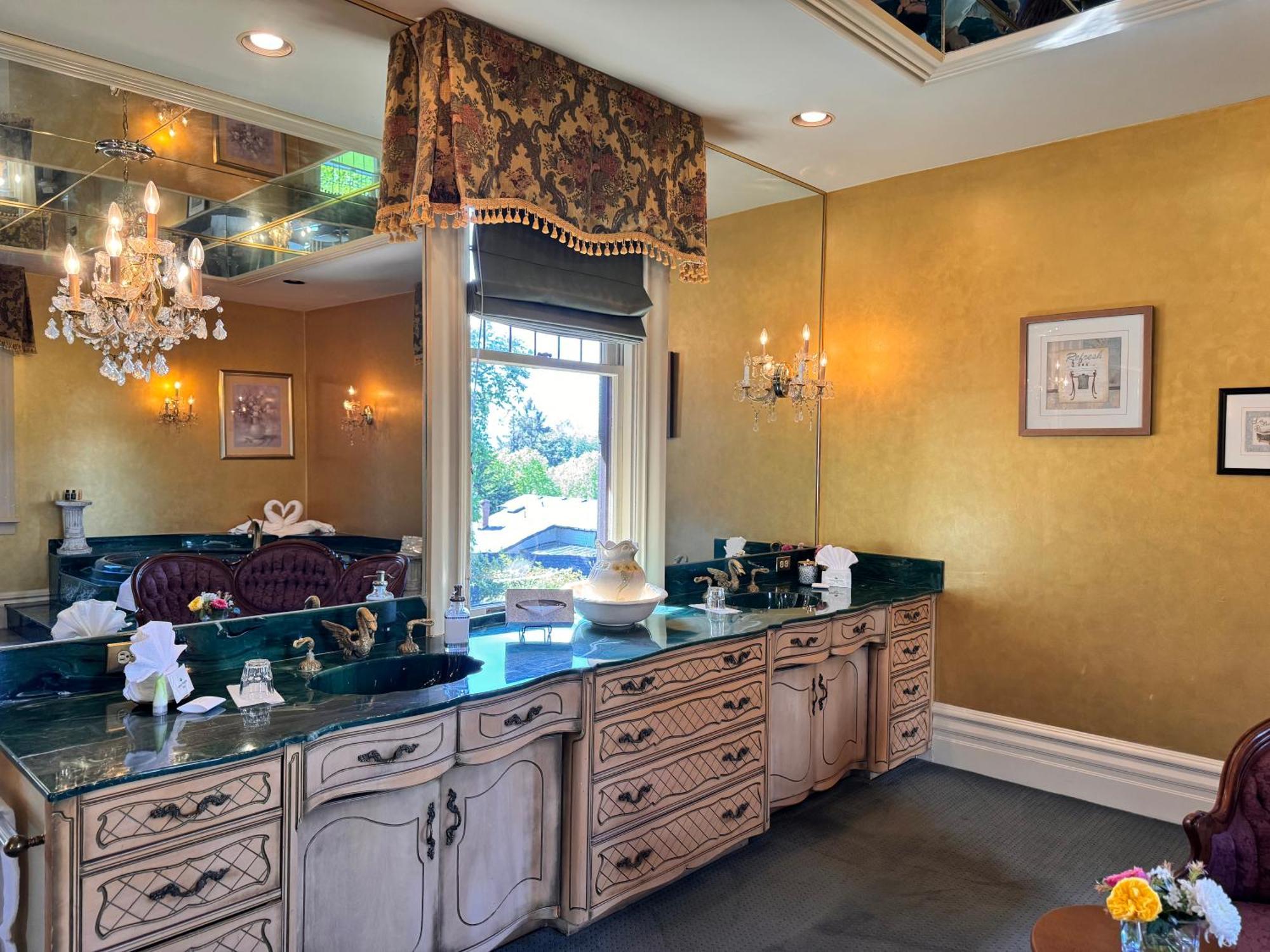 Prior Castle Inn Victoria Extérieur photo