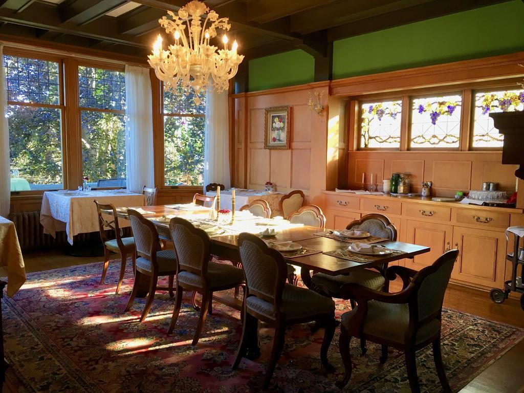 Prior Castle Inn Victoria Extérieur photo